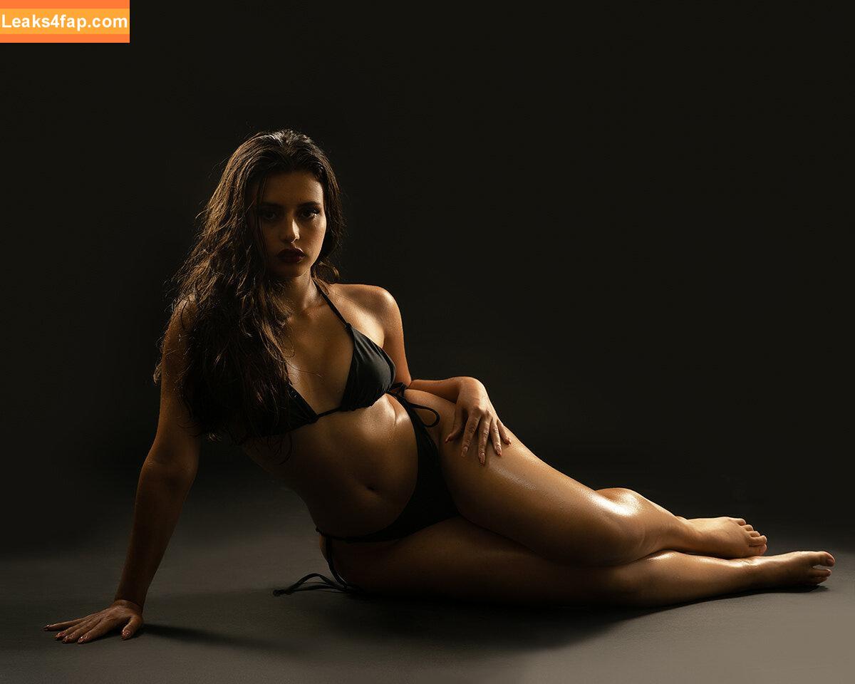 Courtney Miller / co_mill / courtney.miller / typicalvlogs leaked photo photo #0661