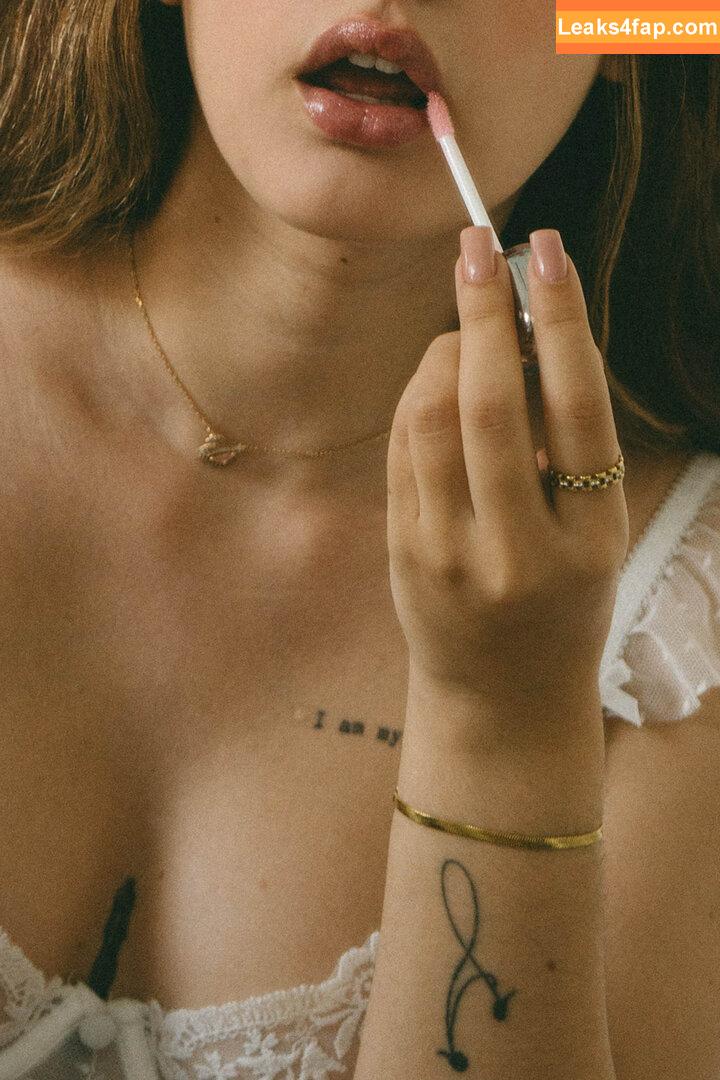 Courtney Miller / co_mill / courtney.miller / typicalvlogs leaked photo photo #0727