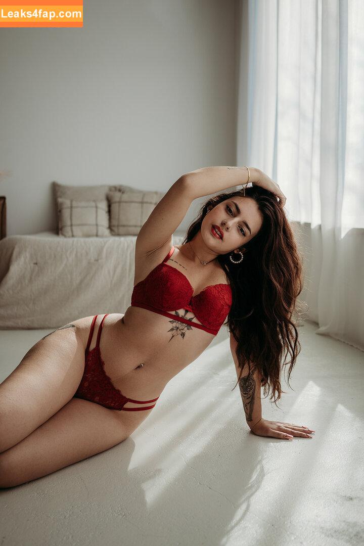 Courtney Miller / co_mill / courtney.miller / typicalvlogs leaked photo photo #0729