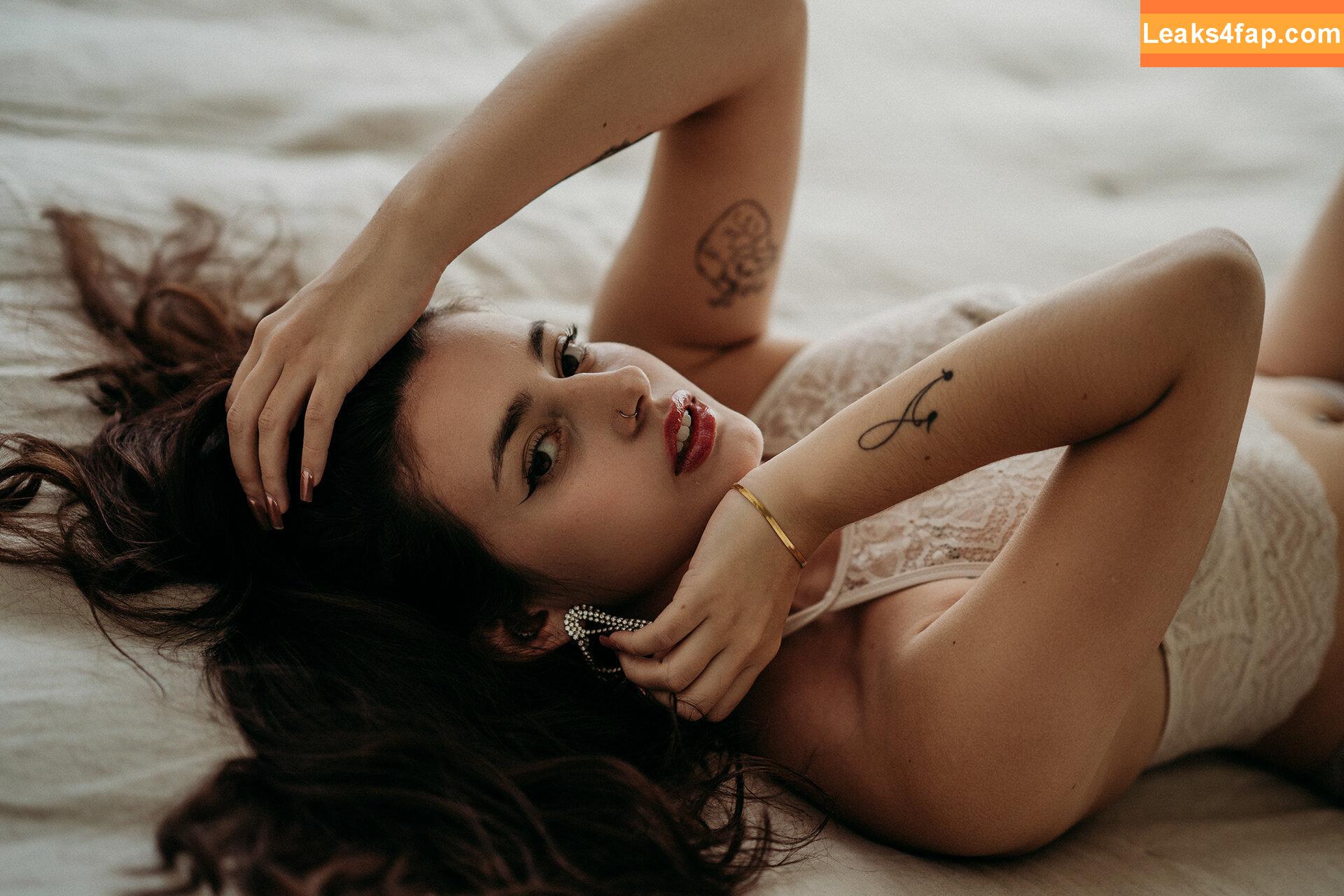 Courtney Miller / co_mill / courtney.miller / typicalvlogs leaked photo photo #0736