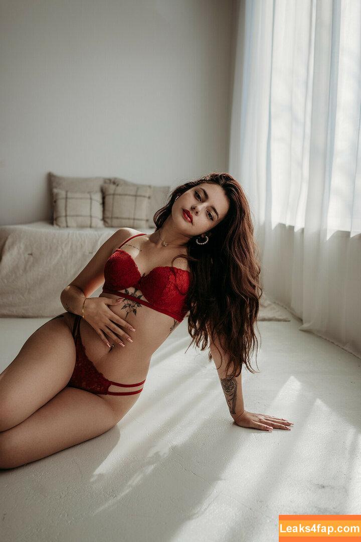 Courtney Miller / co_mill / courtney.miller / typicalvlogs leaked photo photo #0738