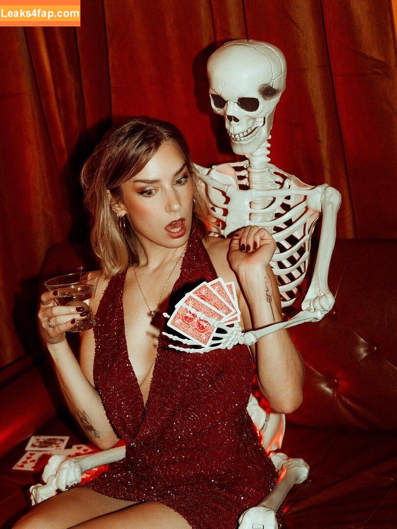 Courtney Miller / co_mill / courtney.miller / typicalvlogs leaked photo photo #0940