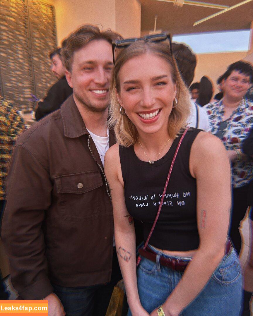 Courtney Miller / co_mill / courtney.miller / typicalvlogs слитое фото фото #0944