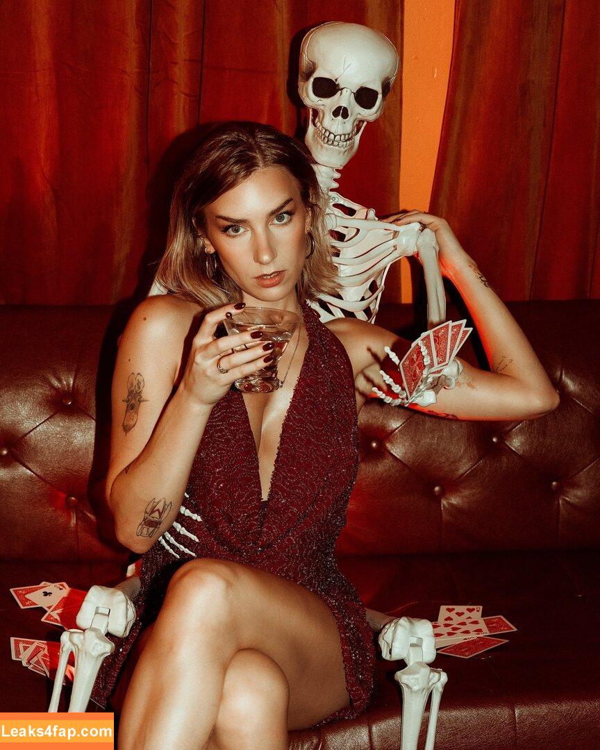 Courtney Miller / co_mill / courtney.miller / typicalvlogs leaked photo photo #0961