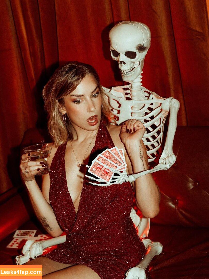 Courtney Miller / co_mill / courtney.miller / typicalvlogs слитое фото фото #0962