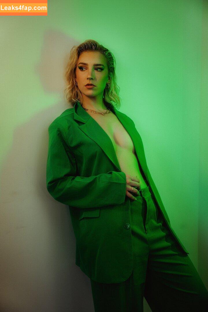 Courtney Miller / co_mill / courtney.miller / typicalvlogs leaked photo photo #0965