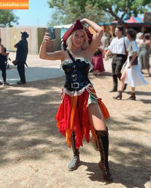 Courtney Miller photo #0021