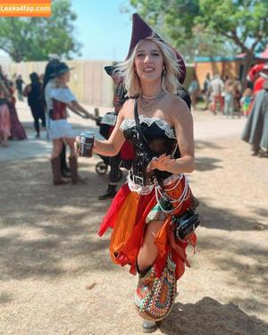 Courtney Miller photo #0028