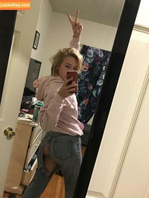 Courtney Miller photo #0044