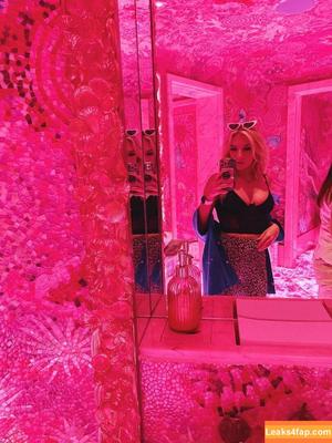 Courtney Miller photo #0052