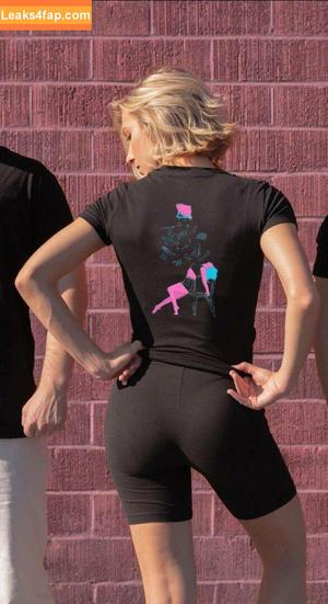 Courtney Miller photo #0099