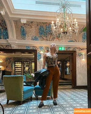 Courtney Miller photo #0188