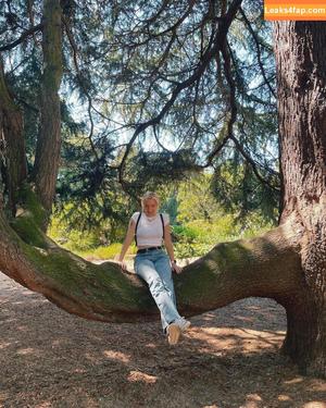 Courtney Miller photo #0194