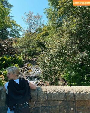 Courtney Miller photo #0196