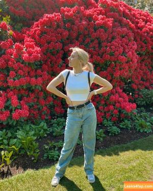 Courtney Miller photo #0197