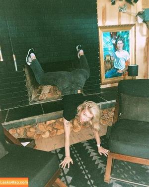 Courtney Miller photo #0219