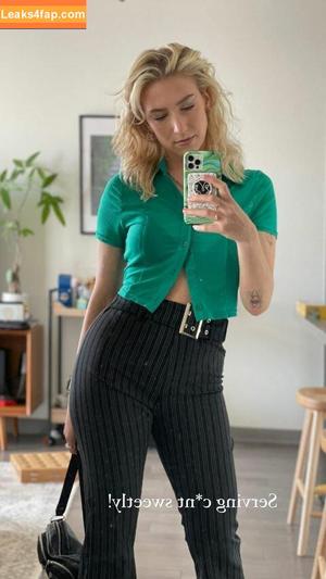 Courtney Miller photo #0220