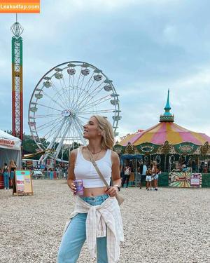 Courtney Miller photo #0243