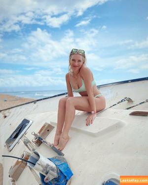 Courtney Miller photo #0320