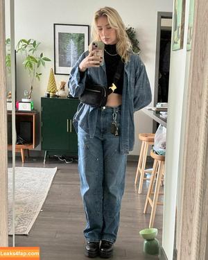 Courtney Miller photo #0329