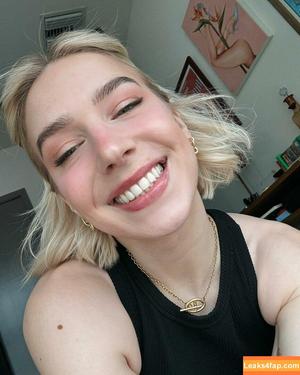 Courtney Miller photo #0341