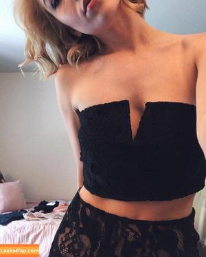 Courtney Miller photo #0358