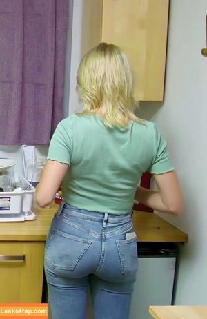 Courtney Miller photo #0368