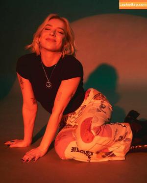 Courtney Miller photo #0380