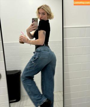 Courtney Miller photo #0385