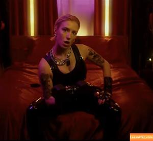 Courtney Miller photo #0390