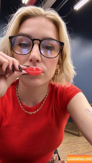 Courtney Miller photo #0402