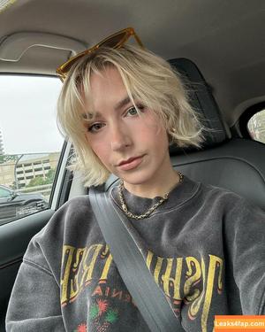 Courtney Miller photo #0418