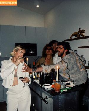 Courtney Miller photo #0422