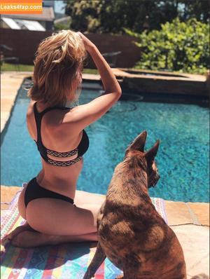 Courtney Miller photo #0427