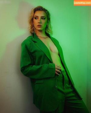 Courtney Miller photo #0433