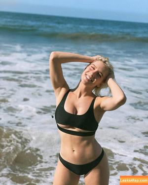 Courtney Miller photo #0464