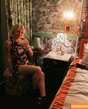 Courtney Miller photo #0466