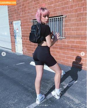 Courtney Miller photo #0472