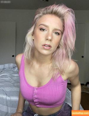 Courtney Miller photo #0477