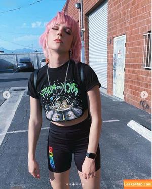 Courtney Miller photo #0486