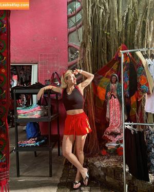 Courtney Miller photo #0489