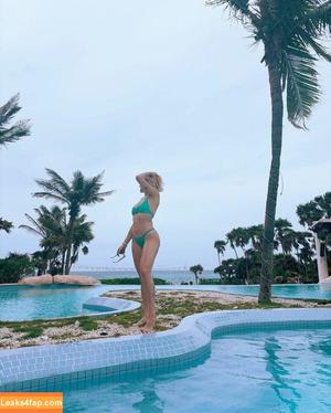 Courtney Miller photo #0490