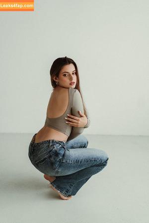 Courtney Miller photo #0517