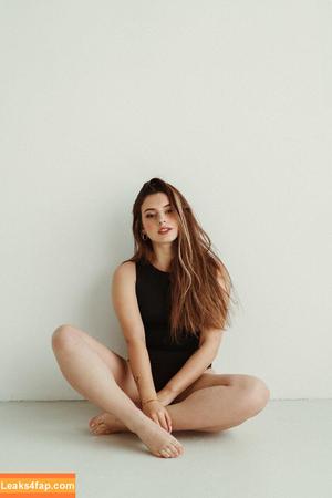 Courtney Miller photo #0519