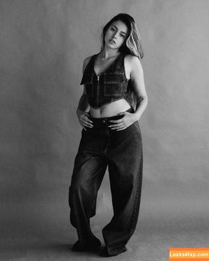 Courtney Miller photo #0528