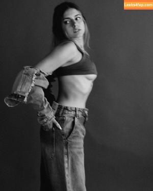 Courtney Miller photo #0529