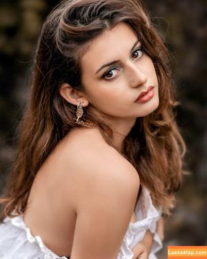 Courtney Miller photo #0557