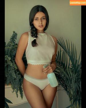 Courtney Miller photo #0570