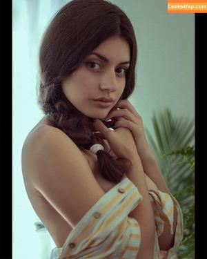 Courtney Miller photo #0572