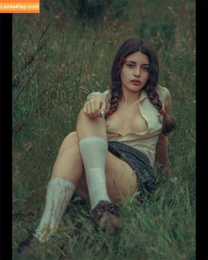 Courtney Miller photo #0586